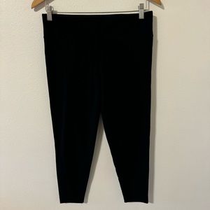 Aritzia TNA Tnachill Atmosphere Lo-Rise 3/4 Legging Black Stretch Jersey-Large